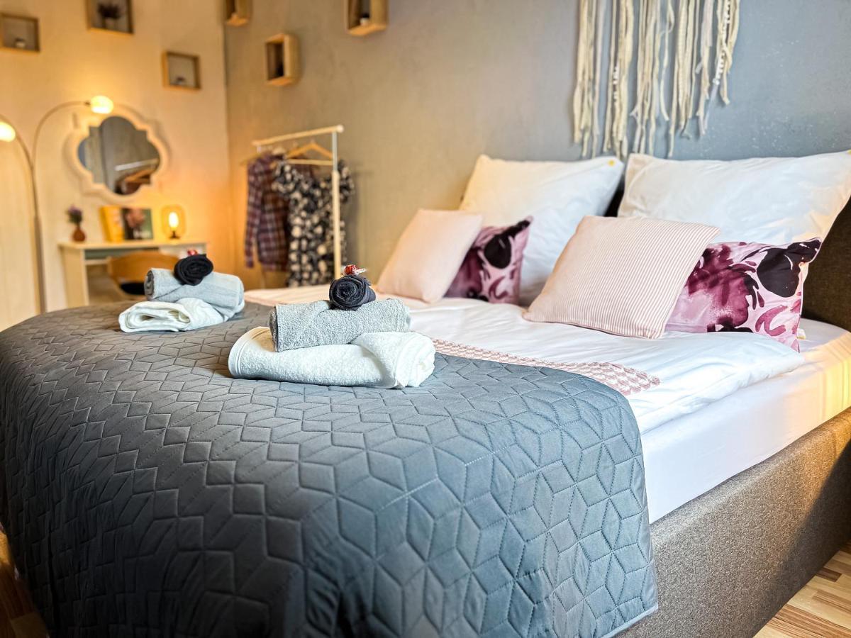 Elbling Apartment Mit Terrasse - Netflix - Parkplatz - Weinbergblick Meissen Ngoại thất bức ảnh